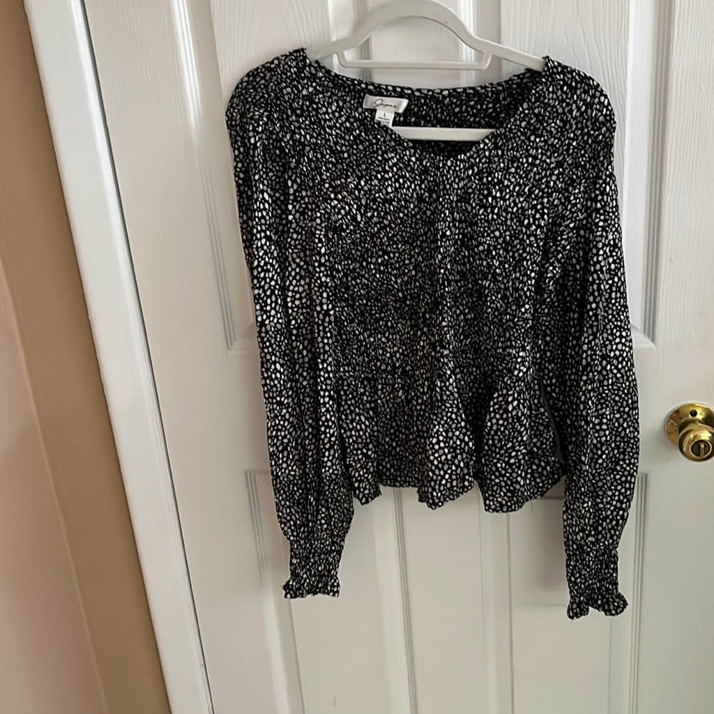 Cute Causal Pattern Top